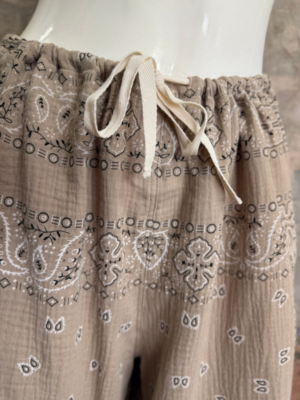 5752 Bandana Bermuda Shorts