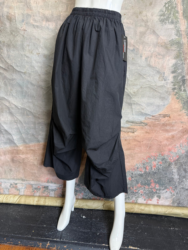 92120-62 Pleated Gaucho Pant-Black