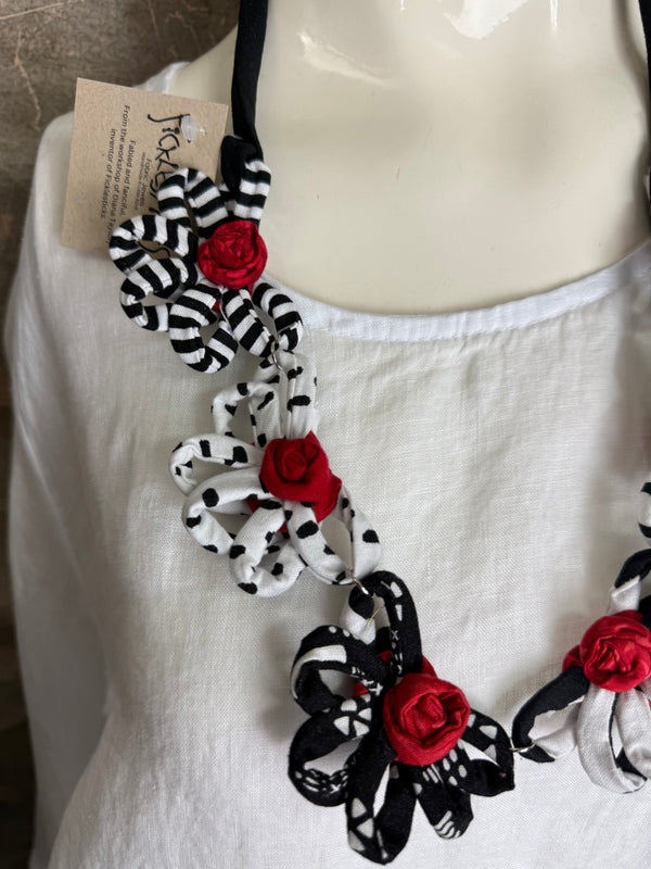 26N145 Coneflower Combo Necklace-B Red,White,BLK