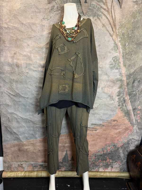 CE714 Cheer Sweater Top-Polished