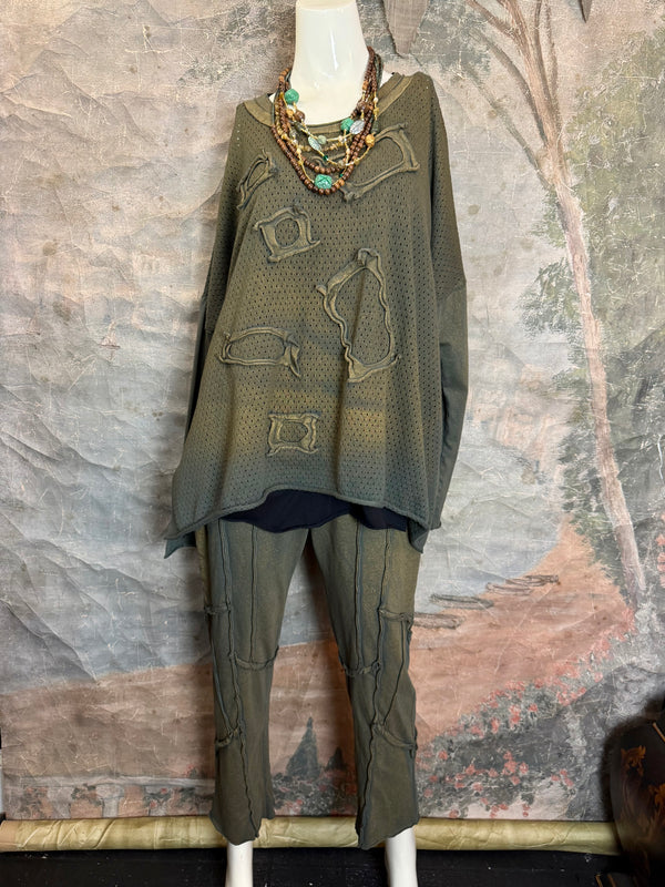 CE714 Cheer Sweater Top-Polished