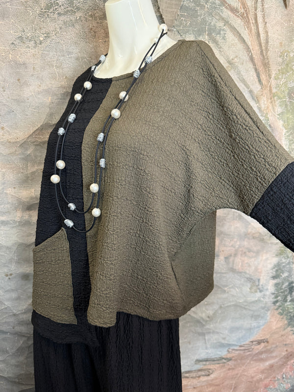 T1534 Waffle Knit Pock Top