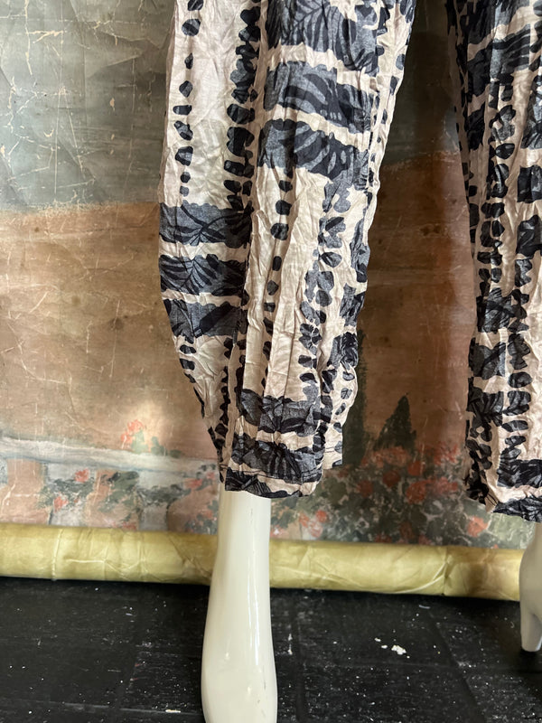 25027 Crinkle Lantern Pants