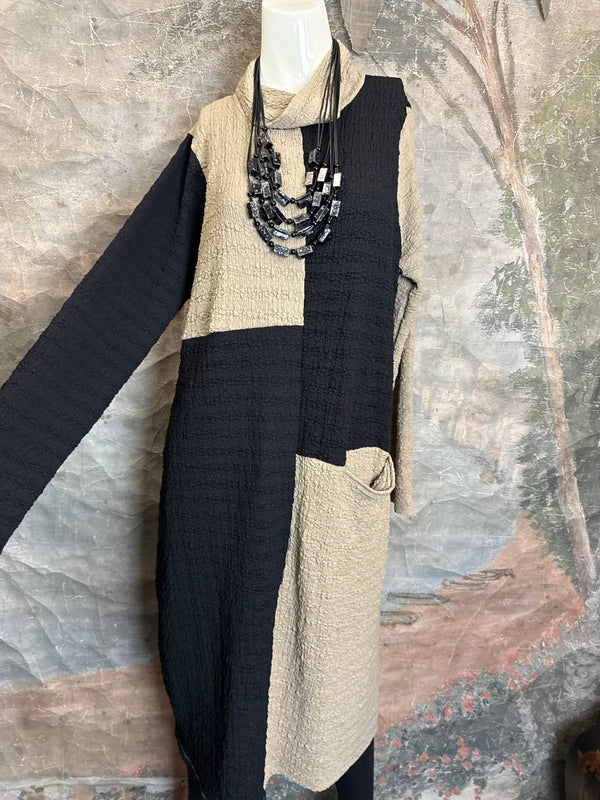 D525 Waffle Knit Turtleneck Dress-Mocha/Black