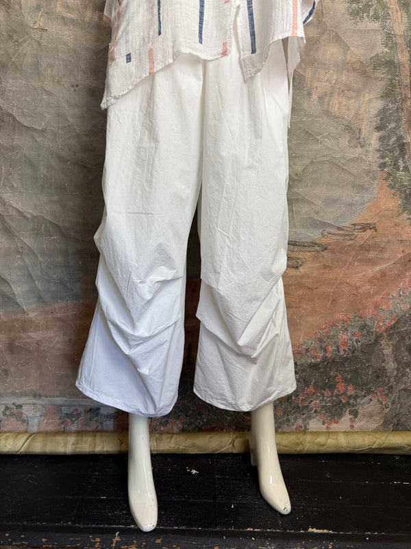 92120-62 Pleated Gaucho Pant-Kiwi