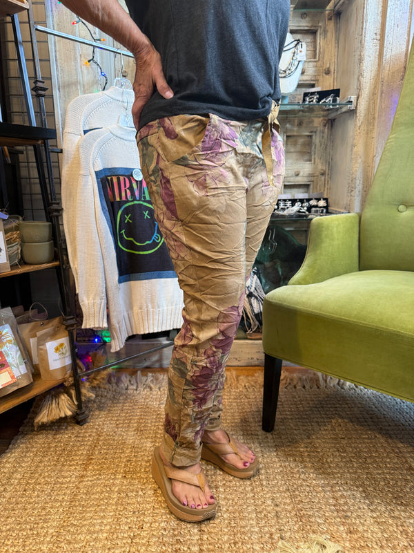0A910 Pull On Stretch Pants-Camel/Floral