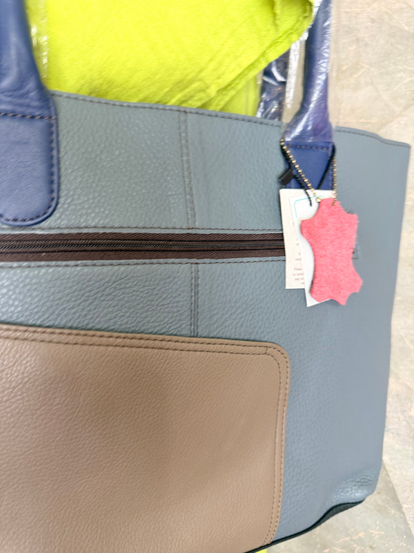 84730 Sitges Shoulder Bag-B