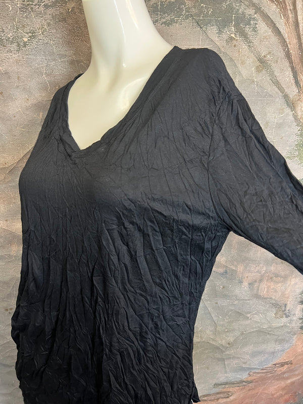 25065 Crinkle V-Neck Top