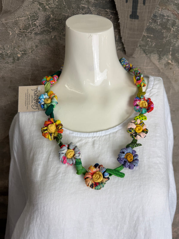 26N38 Lei Of Twisted Flowers Necklace