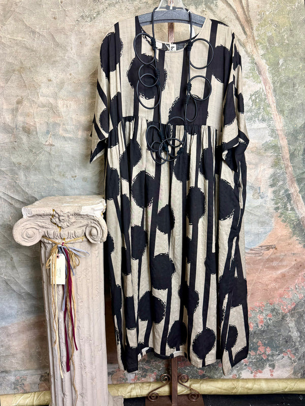 8535 Relaxed Silhouette Dress
