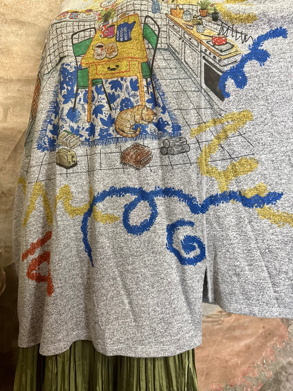 Gray oversized crew pullover sweater with colorful Nona's Kitchen interior scene print and abstract brushstroke details - 7