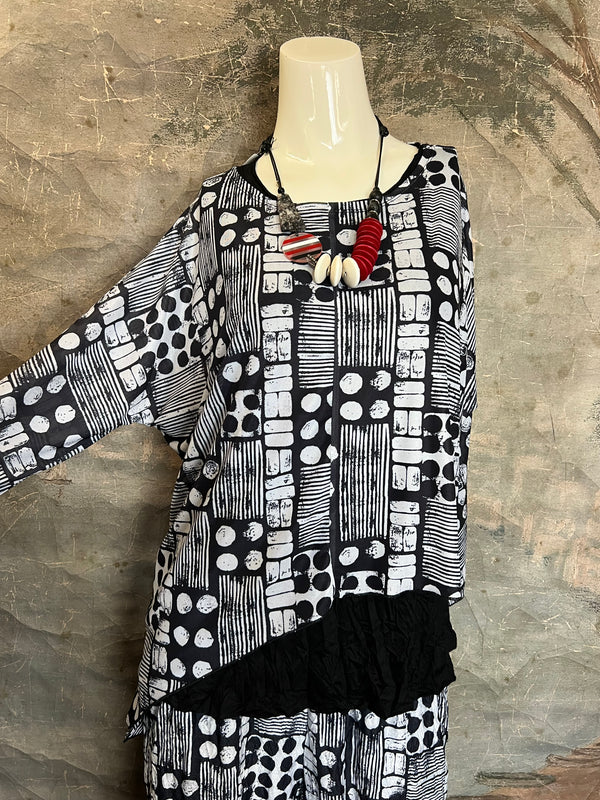 25071 Mesh Print Topper-Black Multi
