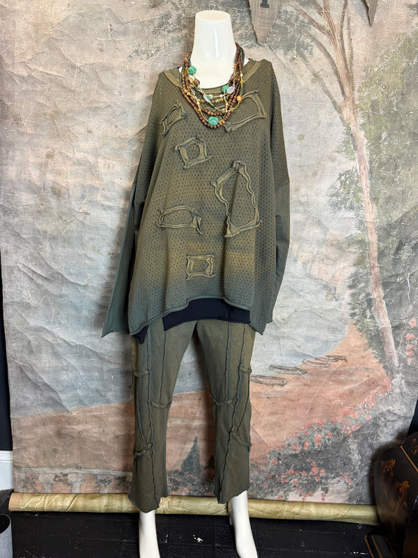 CE714 Cheer Sweater Top-Polished