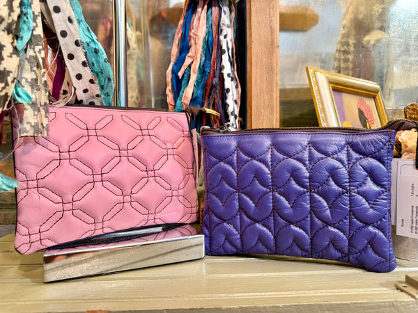 81082 Icaria Crossbody-B
