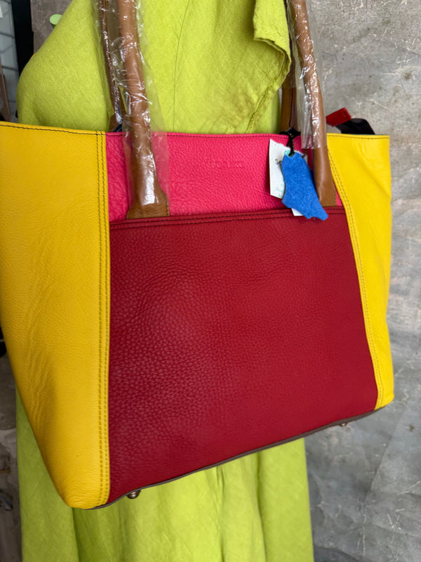 84730 Sitges Shoulder Bag-A