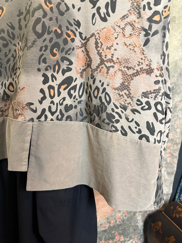 91919 Leopard Print Pullover-Mocha