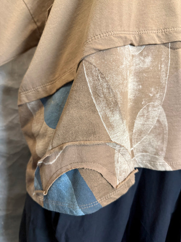 91865 Artsy Patch Pullover-Camel