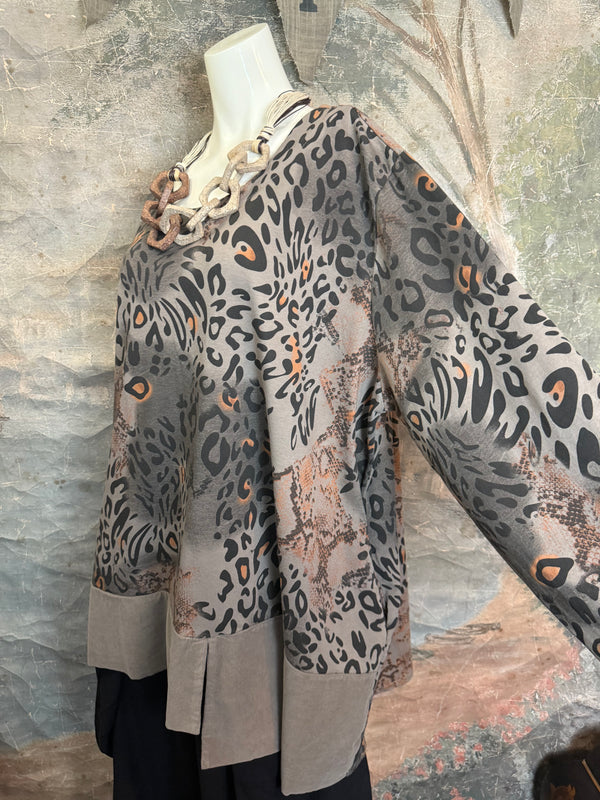 91919 Leopard Print Pullover-Mocha