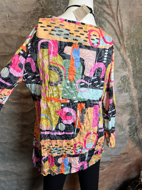 25016 Crinkle Knot Top