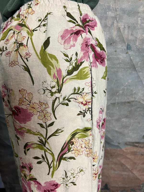 5516 Kristie Linen Tuck Pant-English Garden