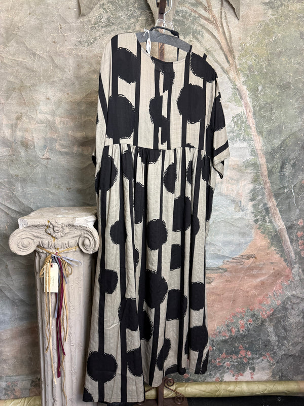 8535 Relaxed Silhouette Dress