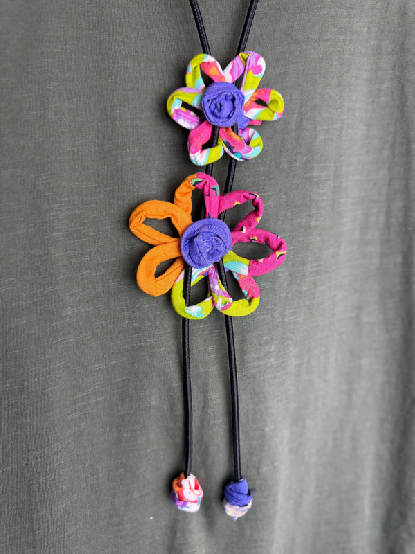 26N144 Double Daisy Bolo Necklace-C MIX
