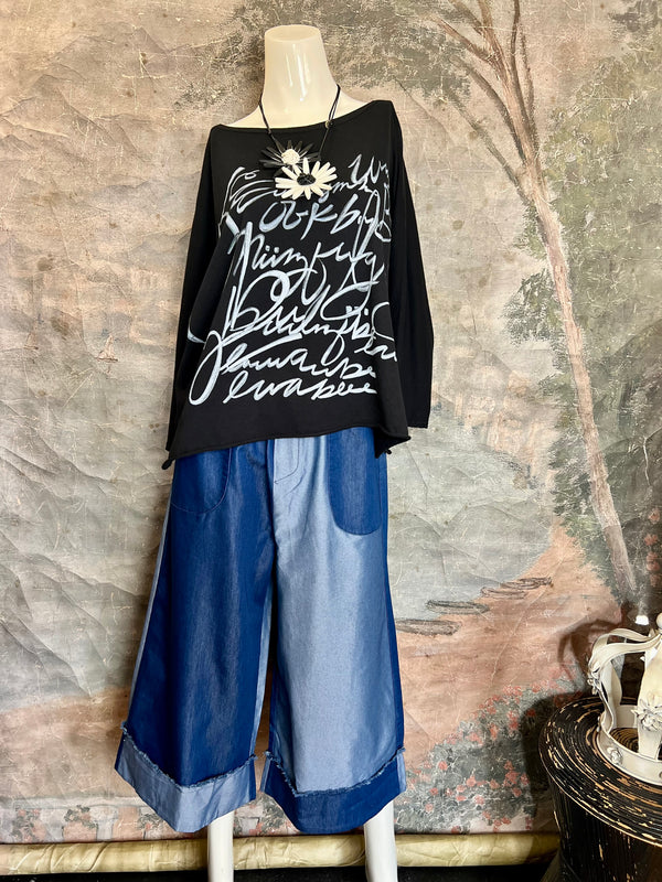 TEE007S2 Luna Tee W/Graphic