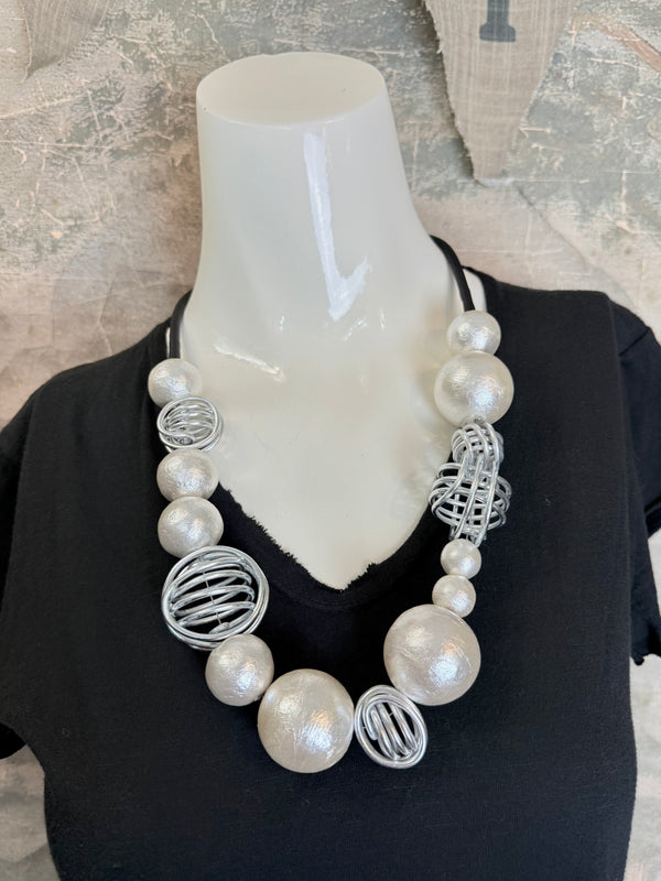 261 Drama Wilma Necklace