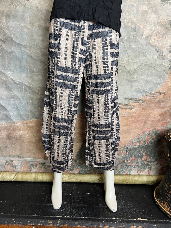 25027 Crinkle Lantern Pants
