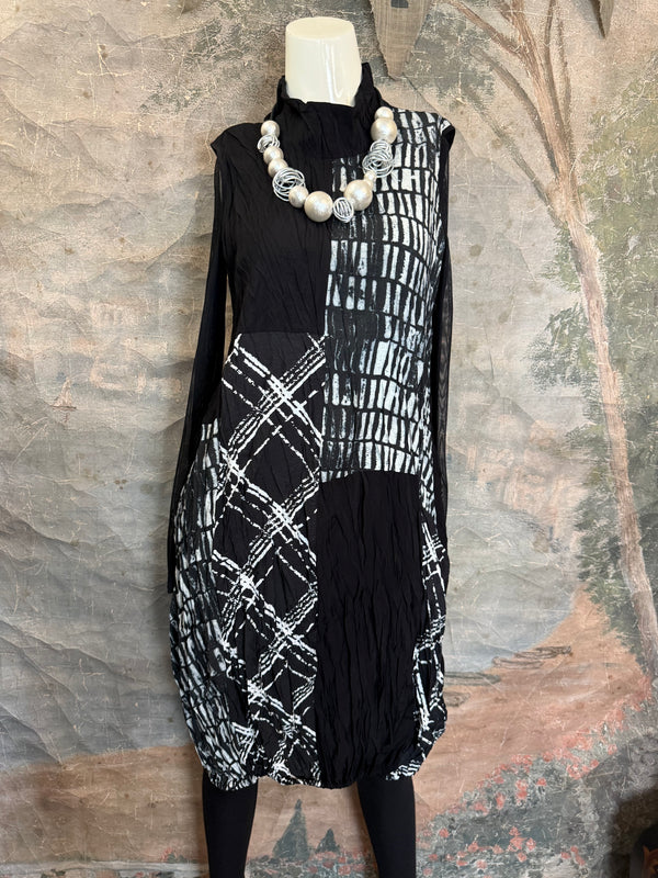 25532 Crushed Mockneck Dress-Black