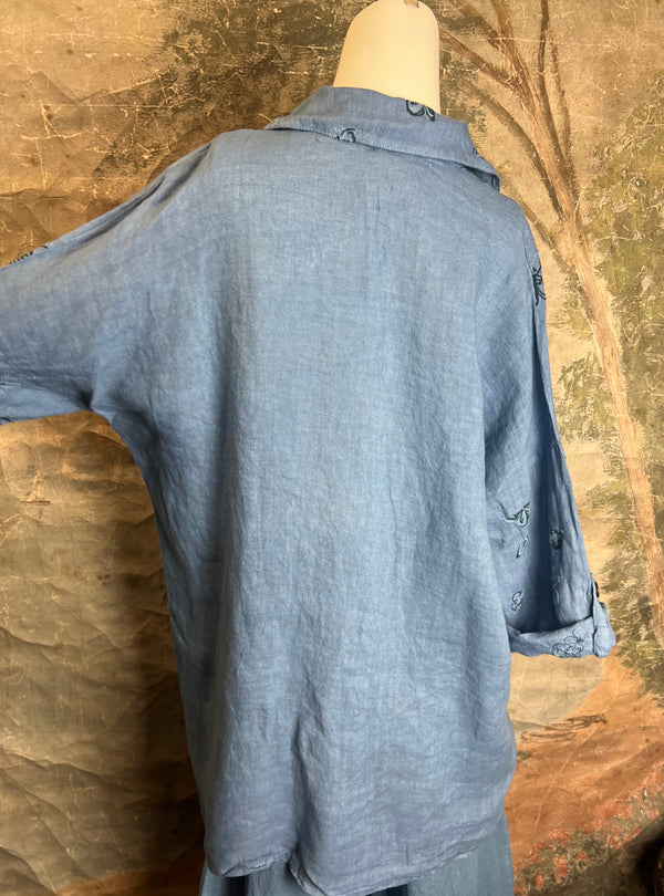 91849 ART Spring Motif BF Shirt-DENIM BLUE
