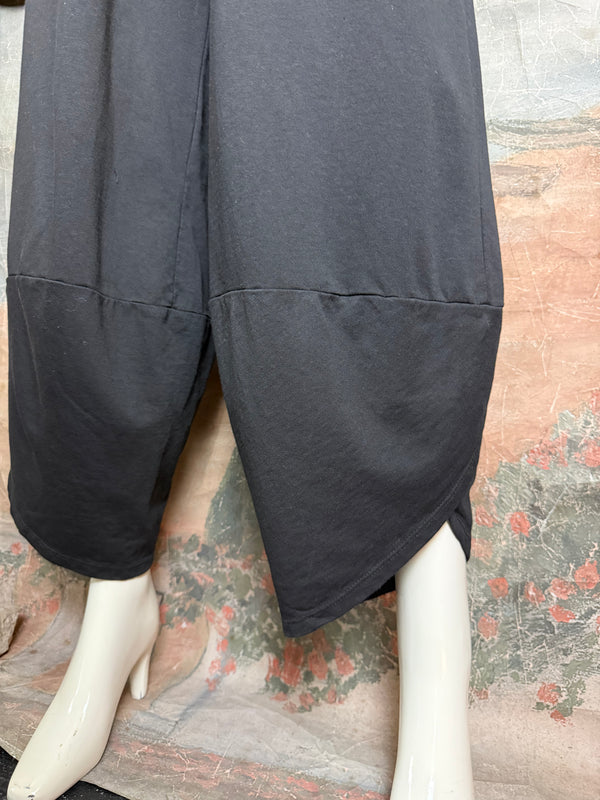 1234-62 Out There Dart Pant-Black