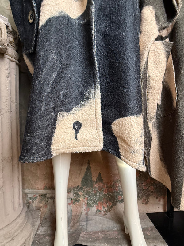 92207-62 Artist Poncho Coat-Black