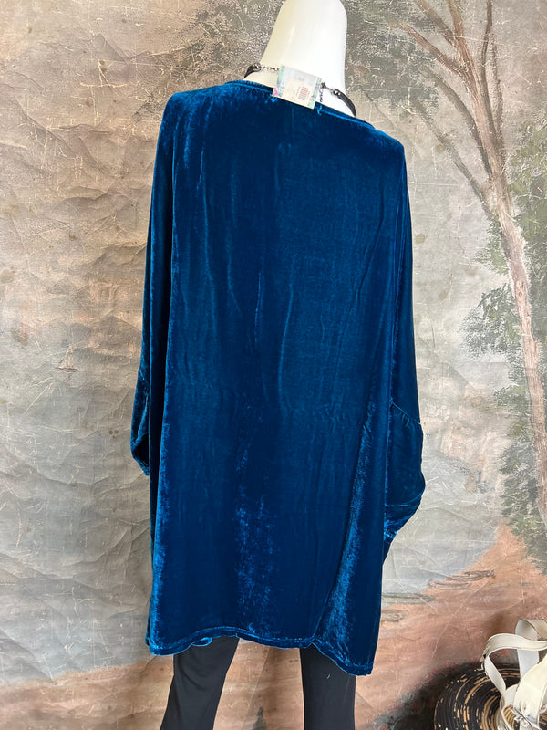 6024 CUTLOOSE Velvet 2 Pkt Top-undersea