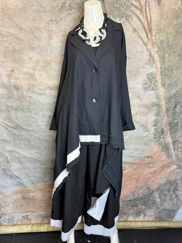 32302 Med to Long Blazer Jkt W/Trim-Black