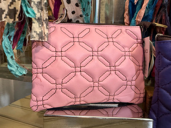 81082 Icaria Crossbody-B