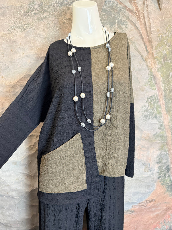 T1534 Waffle Knit Pock Top