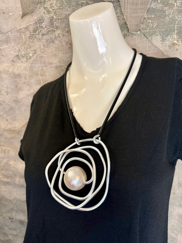 190 Drama Jupiter Necklace