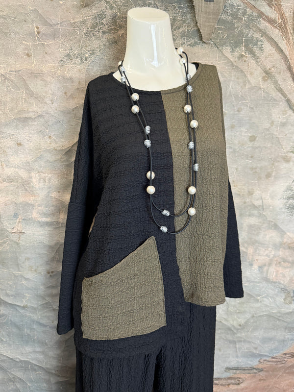 T1534 Waffle Knit Pock Top