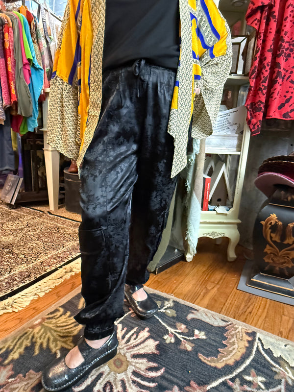 5673 Satin Jacquard Joggers-Black