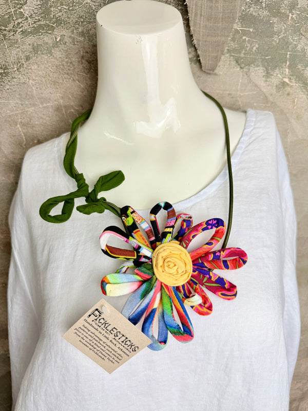 26N40A Small Neckflower Necklace