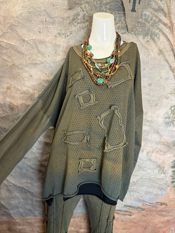 CE714 Cheer Sweater Top-Polished