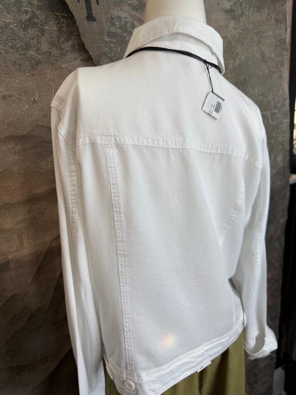 LIN7403 LULA B TRAVEL JKT-WHITE
