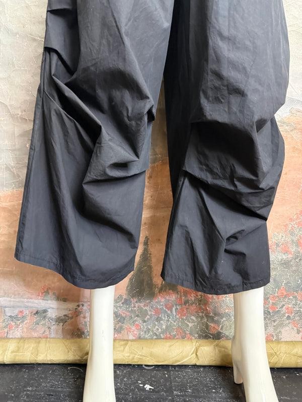 92120-62 Pleated Gaucho Pant-Black