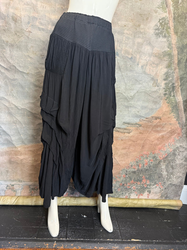 88514 Crinkle Pleat Pants