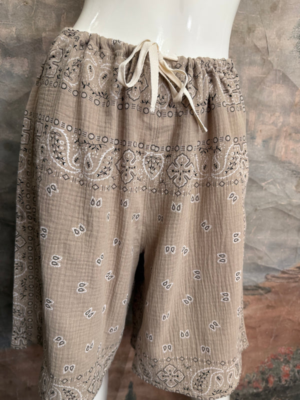 5752 Bandana Bermuda Shorts