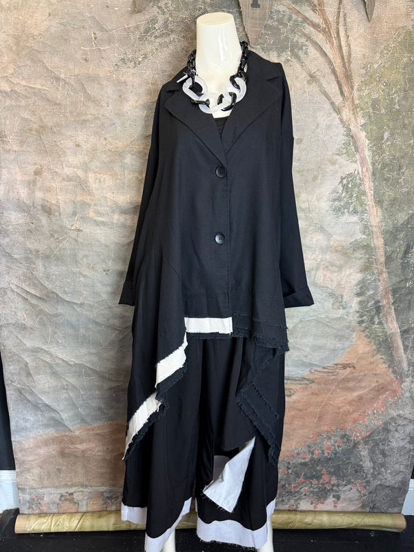 32302 Med to Long Blazer Jkt W/Trim-Black