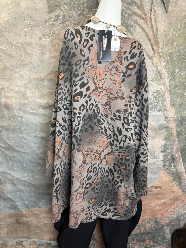 91919 Leopard Print Pullover-Mocha