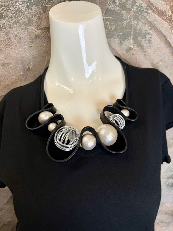 277 Ama Drama Necklace