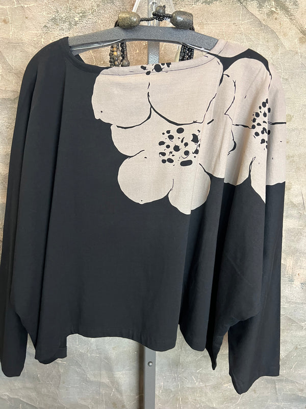 PT1548 Floral Tee Topper-Black